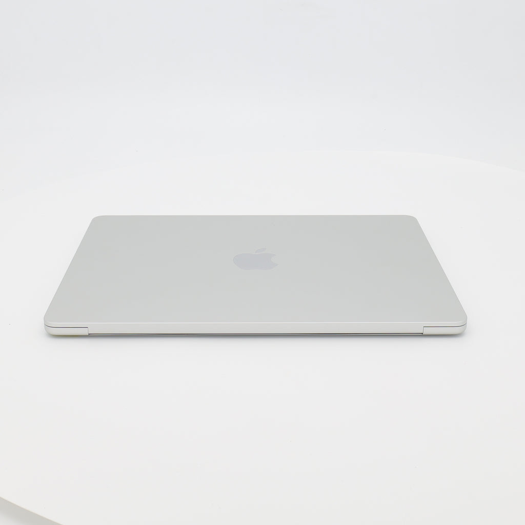 95新 Apple MacBook Air 22年 13寸 M2（8+10核） 8G RAM 512G SSD 銀色