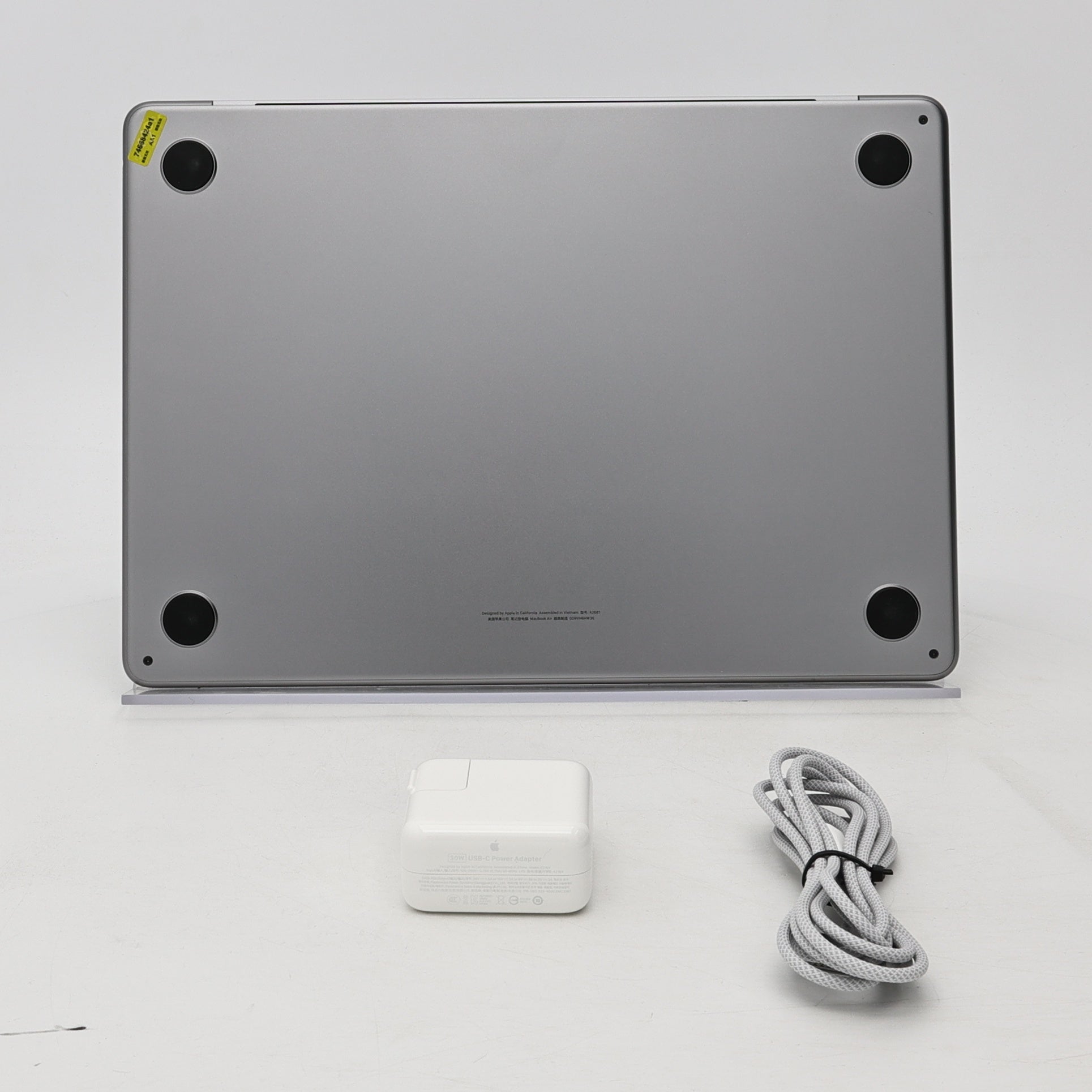 99新 Apple MacBook Air 22年 13寸 M2（8+8核） 8G RAM 256G SSD 深空灰色