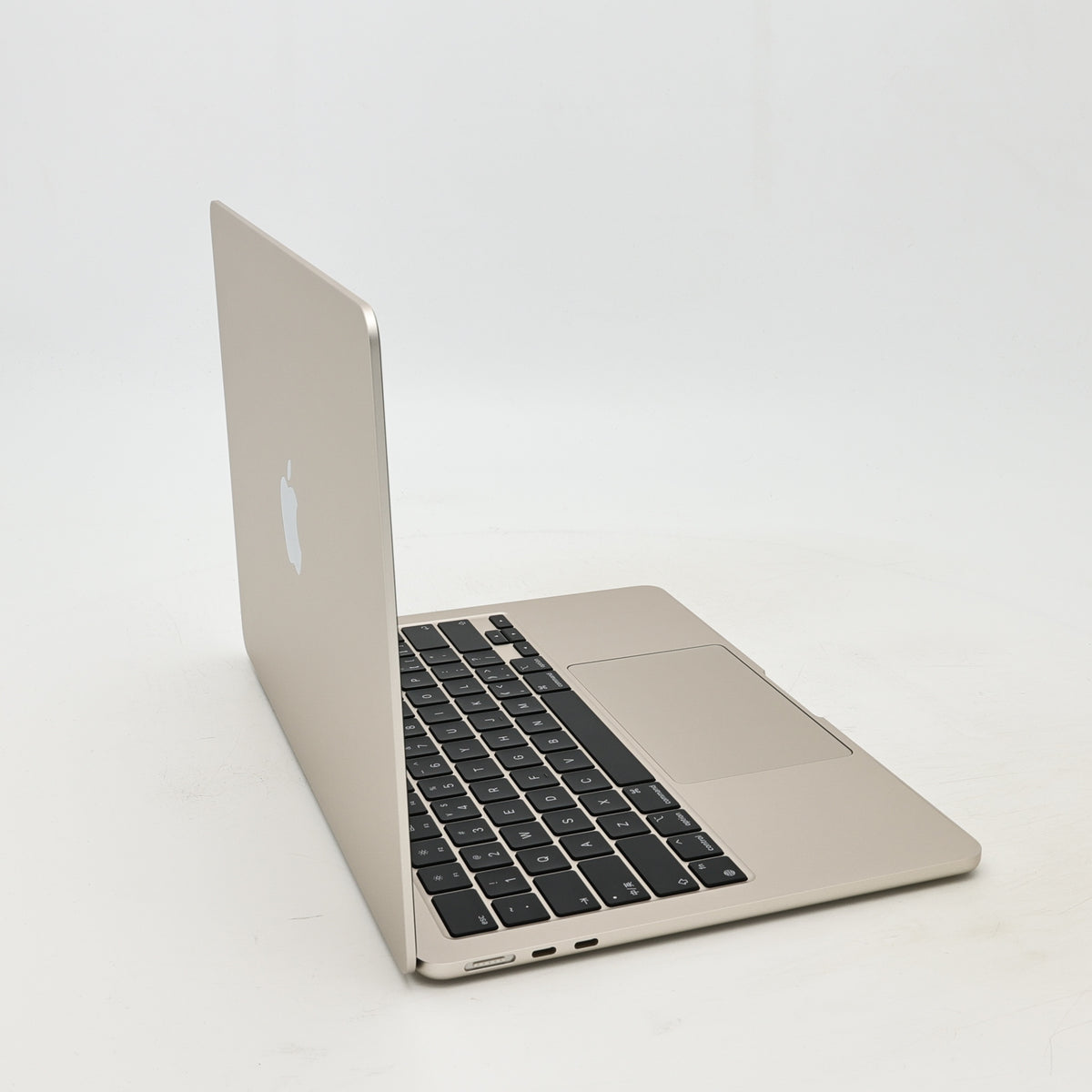 99新 Apple MacBook Air 22年 13寸 M2（8+8核） 8G RAM 256G SSD 星光色