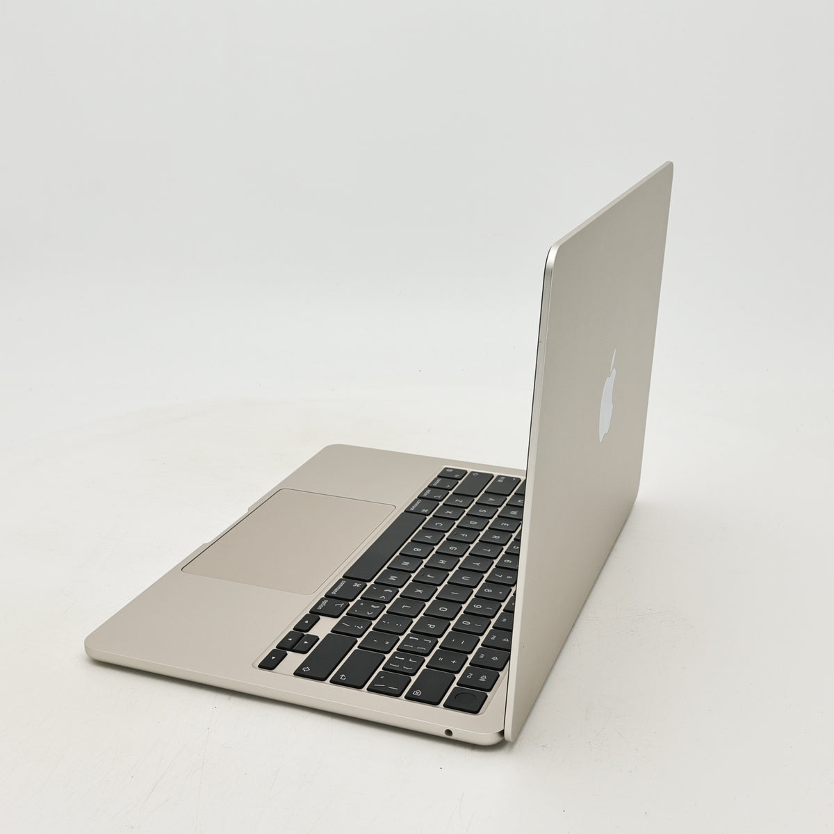 95新 Apple MacBook Air 22年 13寸 M2（8+8核） 8G RAM 256G SSD 星光色