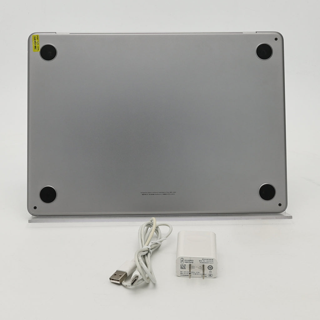 95新 Apple MacBook Air 22年 13寸 M2（8+8核） 8G RAM 256G SSD 深空灰色