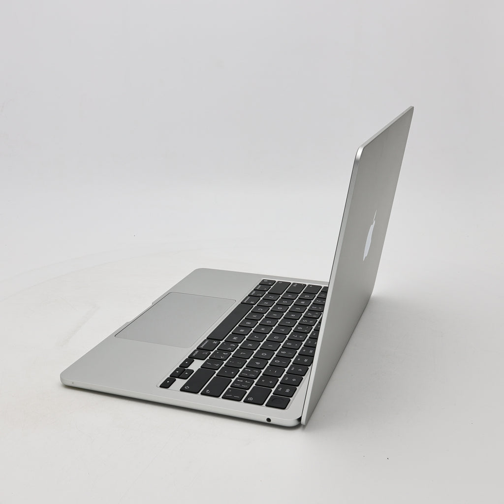 95新 Apple MacBook Air 22年 13寸 M2（8+8核） 16G RAM 256G SSD 銀色