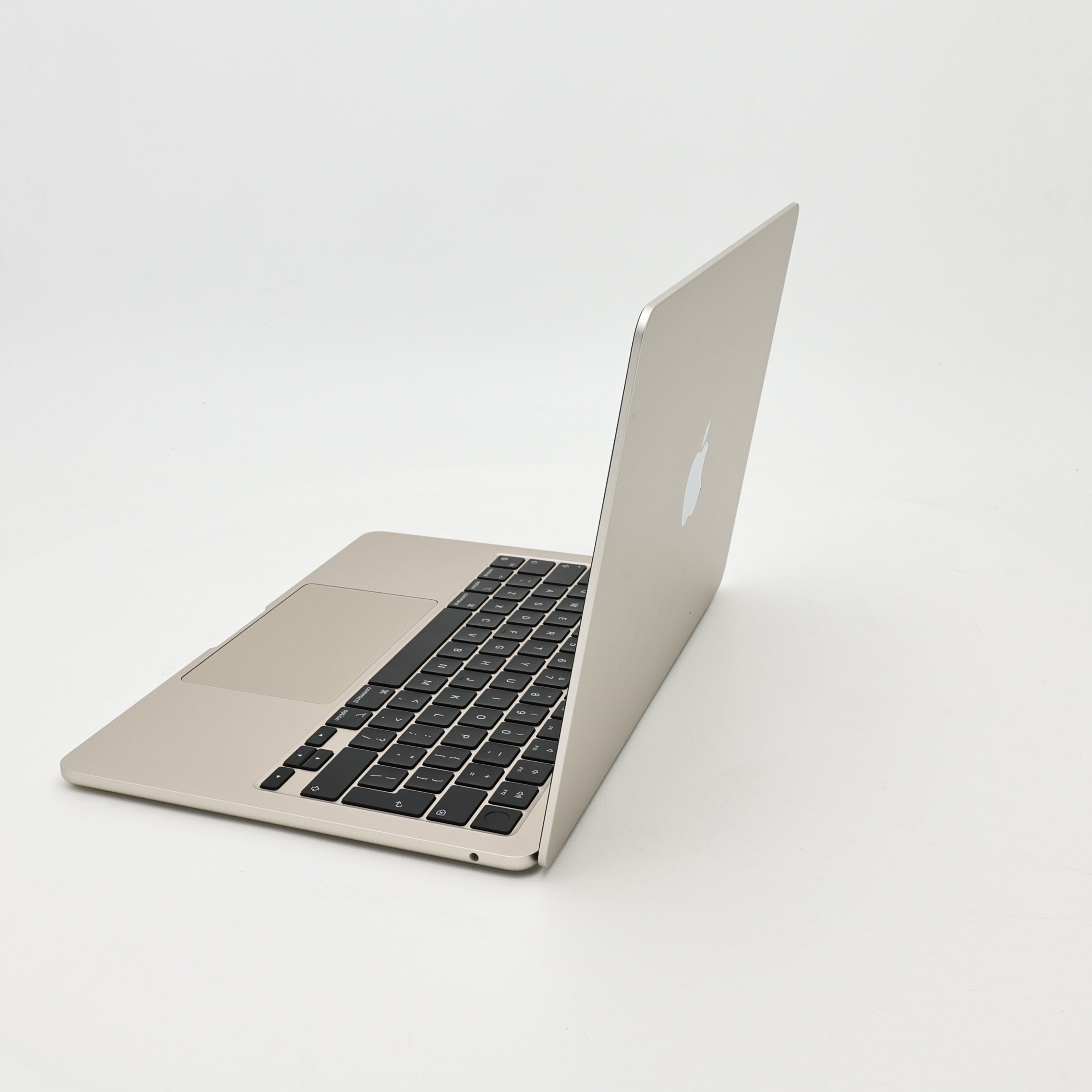 95新 Apple MacBook Air 24年 13寸 M3（8+8核） 8G RAM 256G SSD 星光色