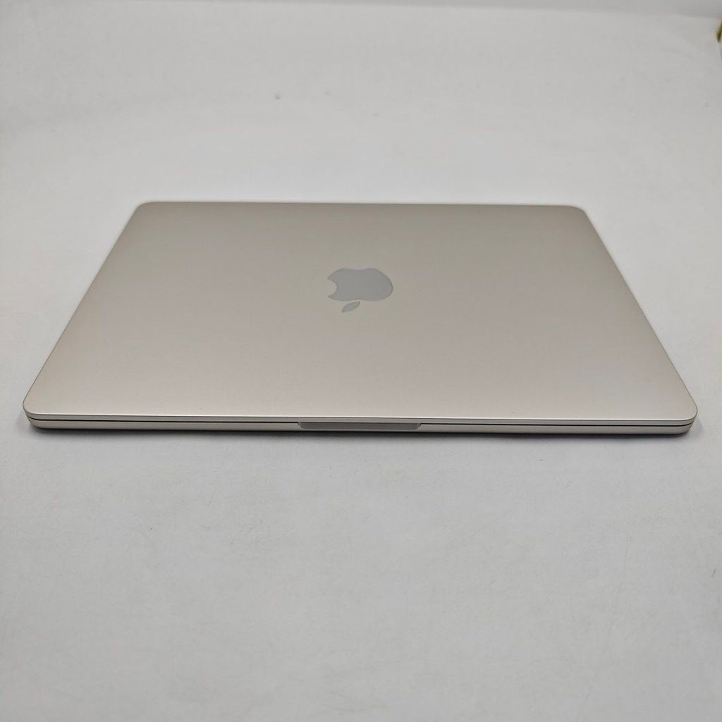95新 Apple MacBook Air 22年 13寸 M2（8+8核） 8G RAM 256G SSD 星光色