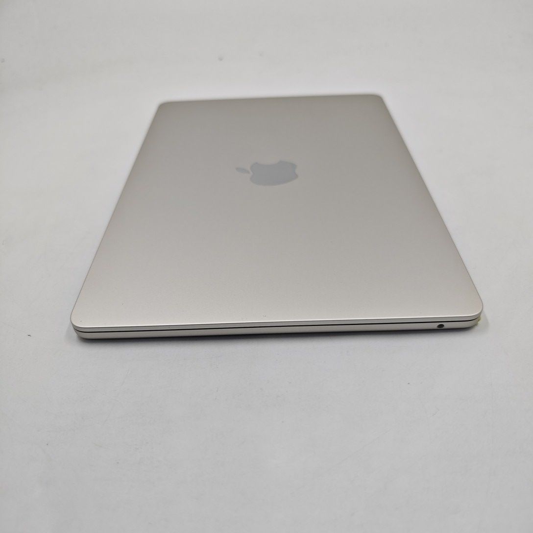 95新 Apple MacBook Air 22年 13寸 M2（8+8核） 8G RAM 256G SSD 星光色