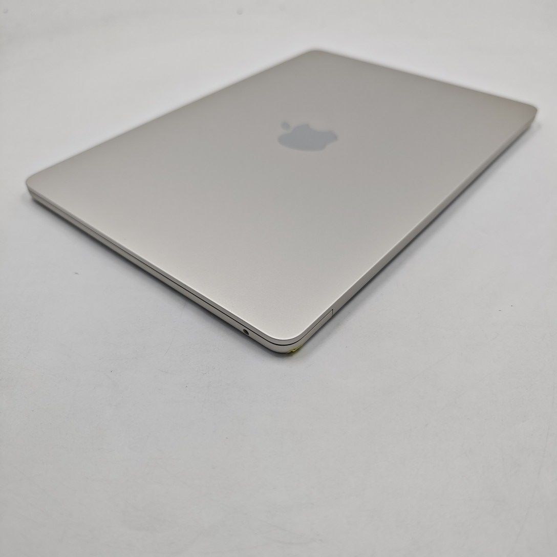 95新 Apple MacBook Air 22年 13寸 M2（8+8核） 8G RAM 256G SSD 星光色