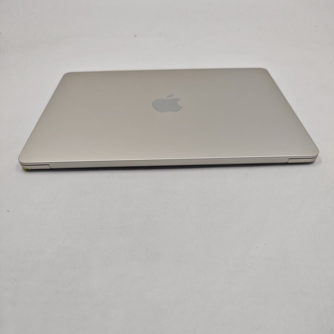 95新 Apple MacBook Air 22年 13寸 M2（8+8核） 8G RAM 256G SSD 星光色