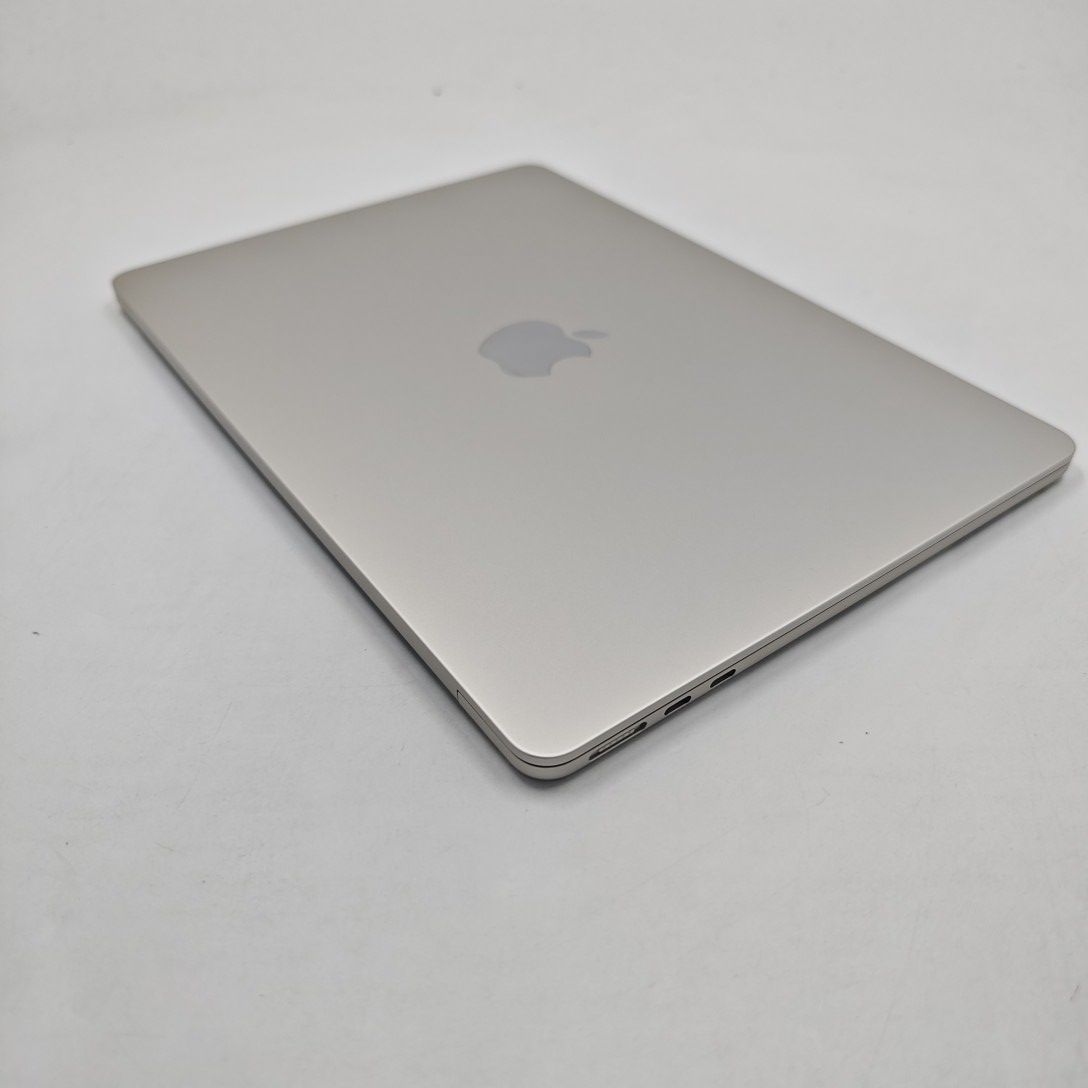 95新 Apple MacBook Air 22年 13寸 M2（8+8核） 8G RAM 256G SSD 星光色