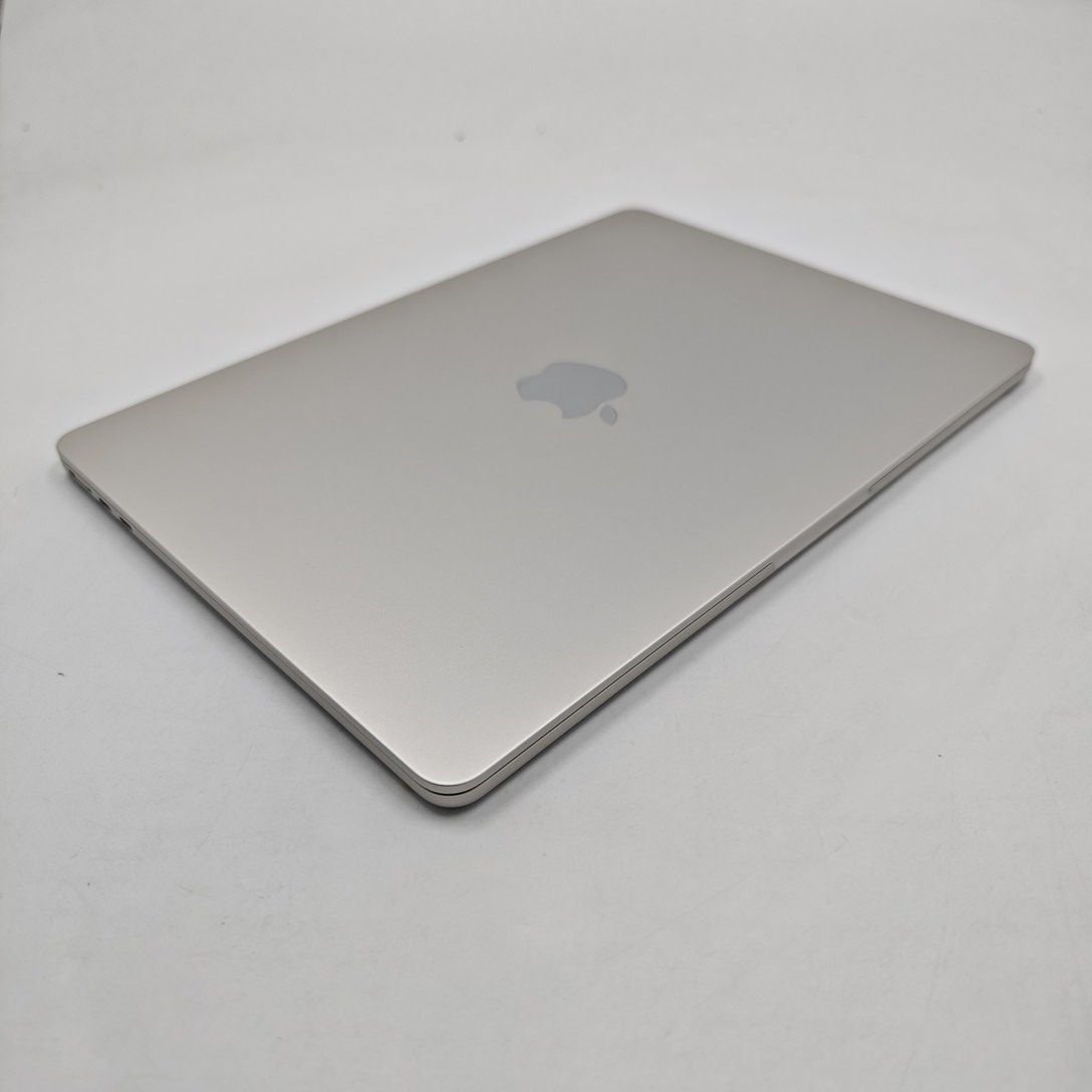 95新 Apple MacBook Air 22年 13寸 M2（8+8核） 8G RAM 256G SSD 星光色