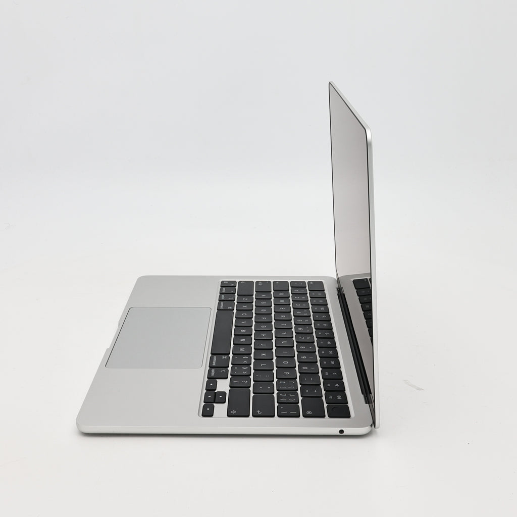 95新 Apple MacBook Air 22年 13寸 M2（8+10核） 8G RAM 512G SSD 銀色