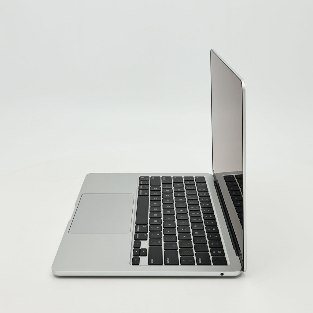 95新 Apple MacBook Air 24年 13寸 M3（8+8核） 8G RAM 256G SSD 銀色