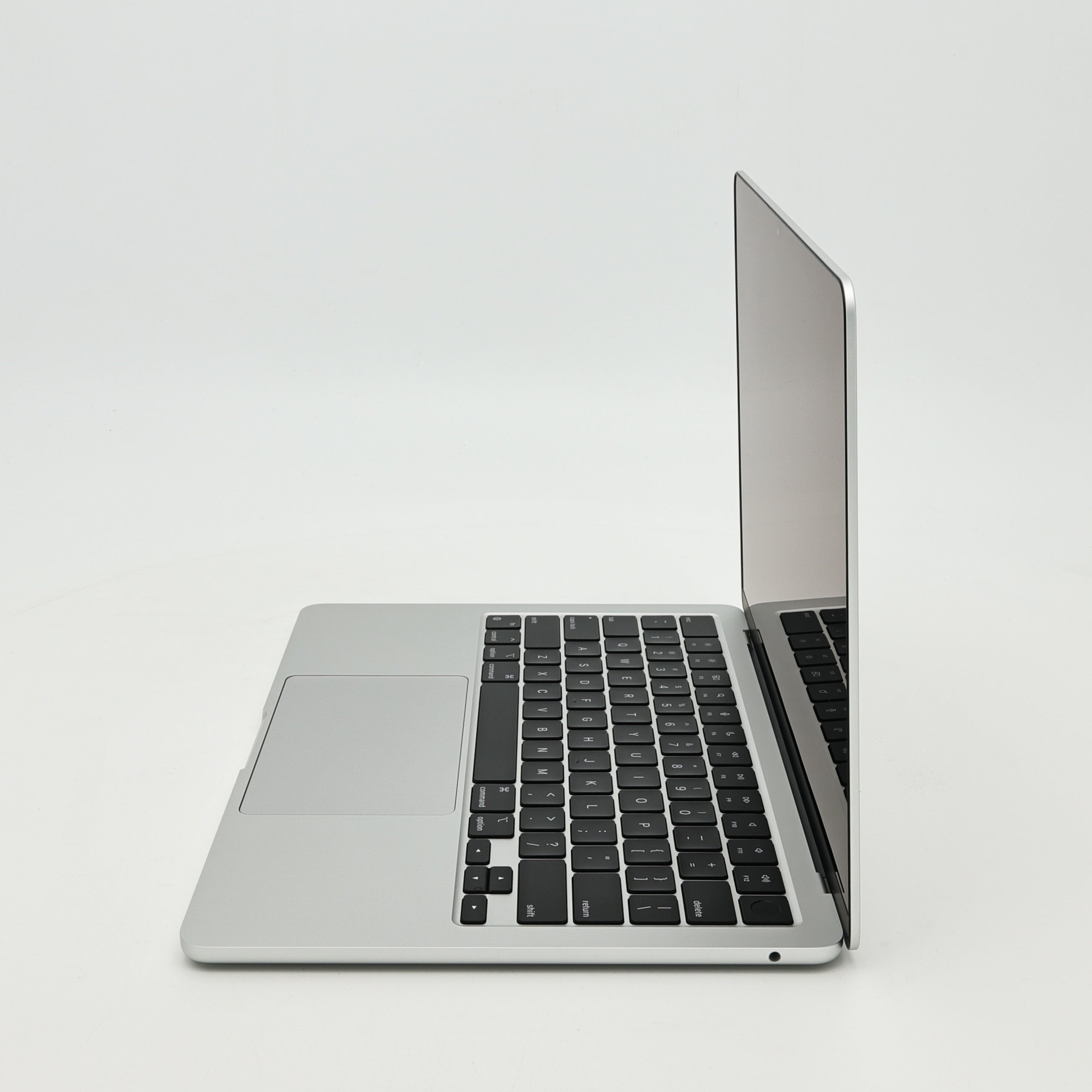 95新 Apple MacBook Air 24年 13寸 M3（8+8核） 8G RAM 256G SSD 銀色