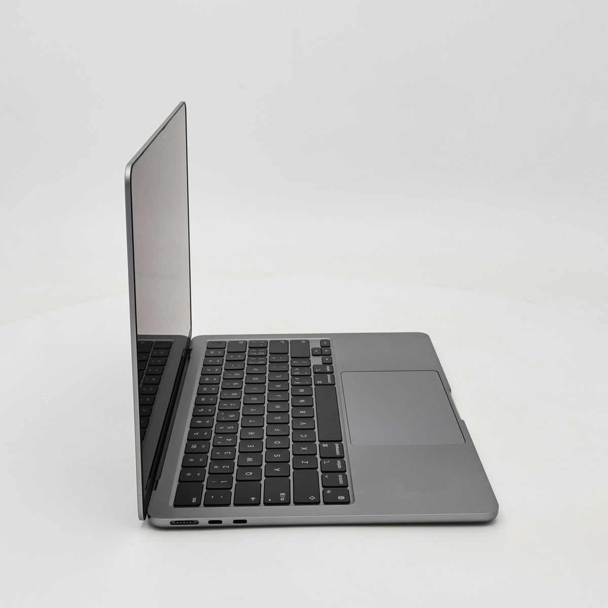 95新 Apple MacBook Air 22年 13寸 M2（8+8核） 8G RAM 256G SSD 深空灰色