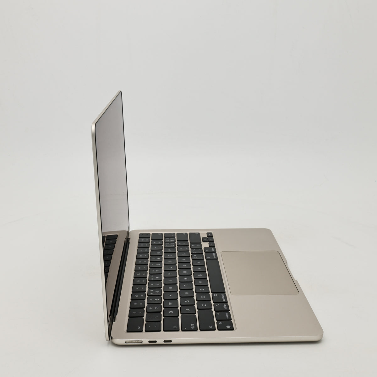 95新 Apple MacBook Air 22年 13寸 M2（8+8核） 8G RAM 256G SSD 星光色