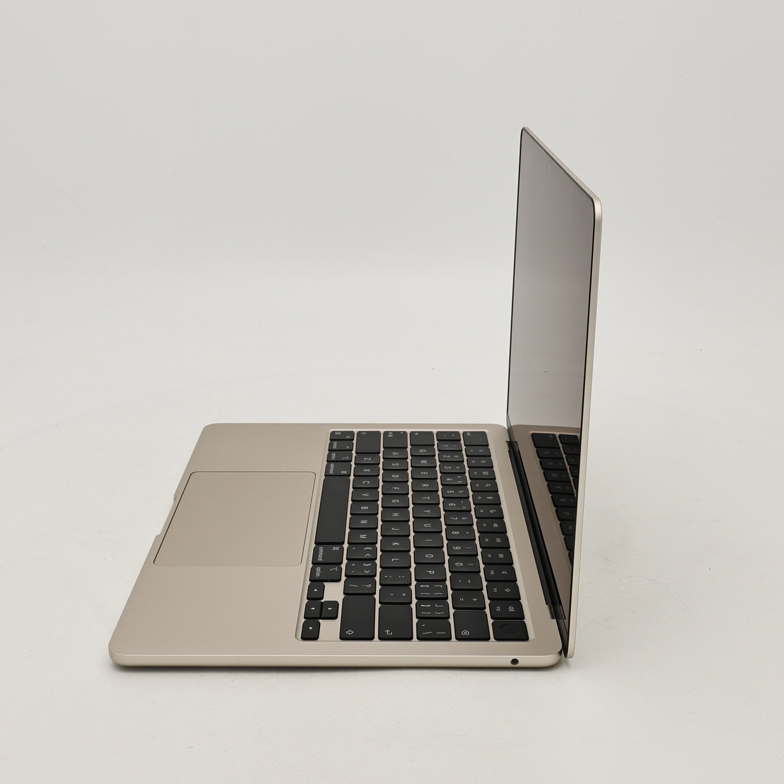 95新 Apple MacBook Air 24年 13寸 M3（8+8核） 8G RAM 256G SSD 星光色