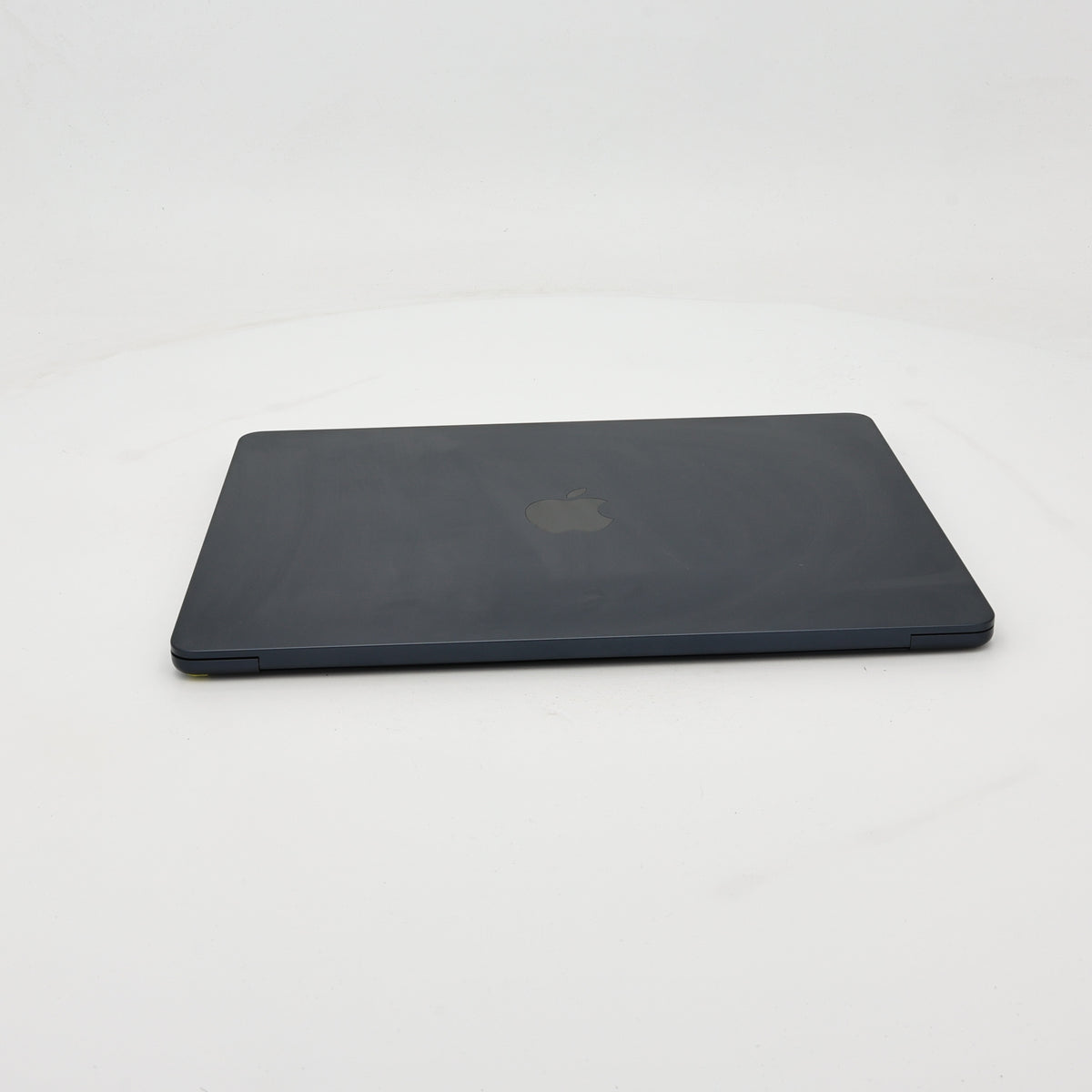 99新 Apple MacBook Air 22年 13寸 M2（8+8核） 8G RAM 256G SSD 午夜色