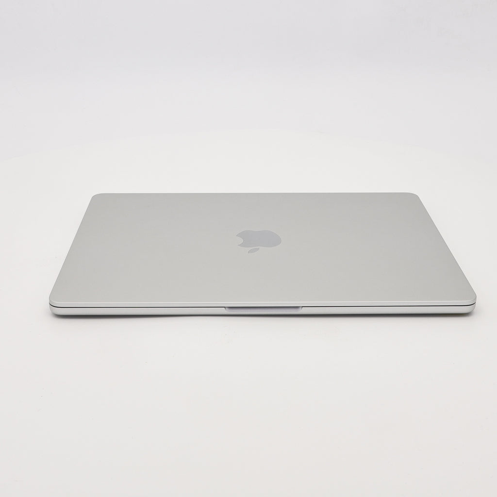 95新 Apple MacBook Air 22年 13寸 M2（8+8核） 8G RAM 256G SSD 銀色