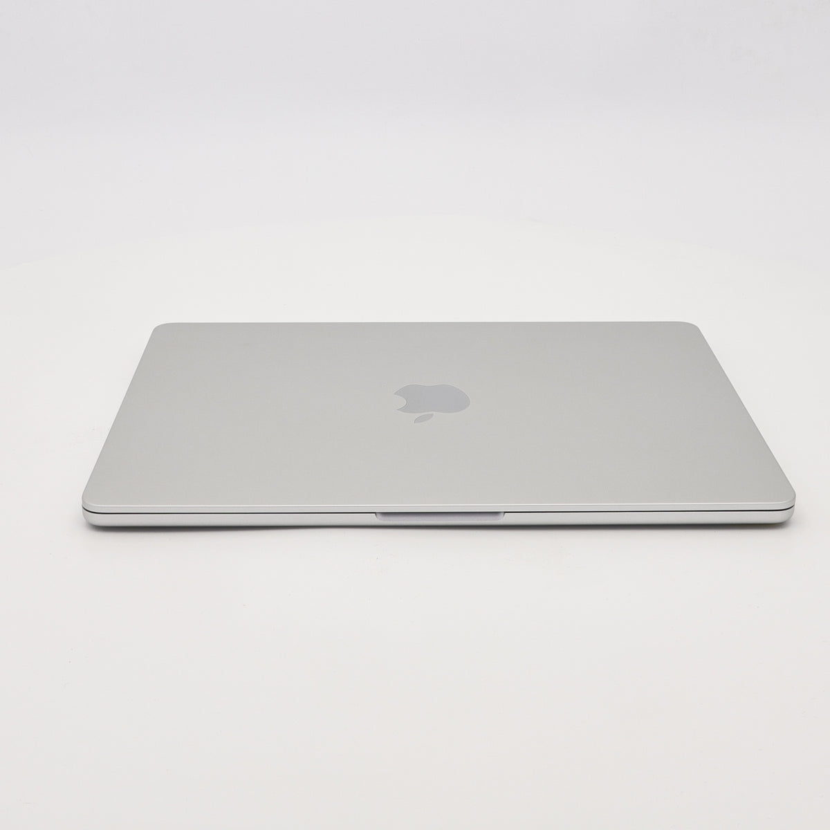 95新 Apple MacBook Air 22年 13寸 M2（8+8核） 8G RAM 256G SSD 銀色