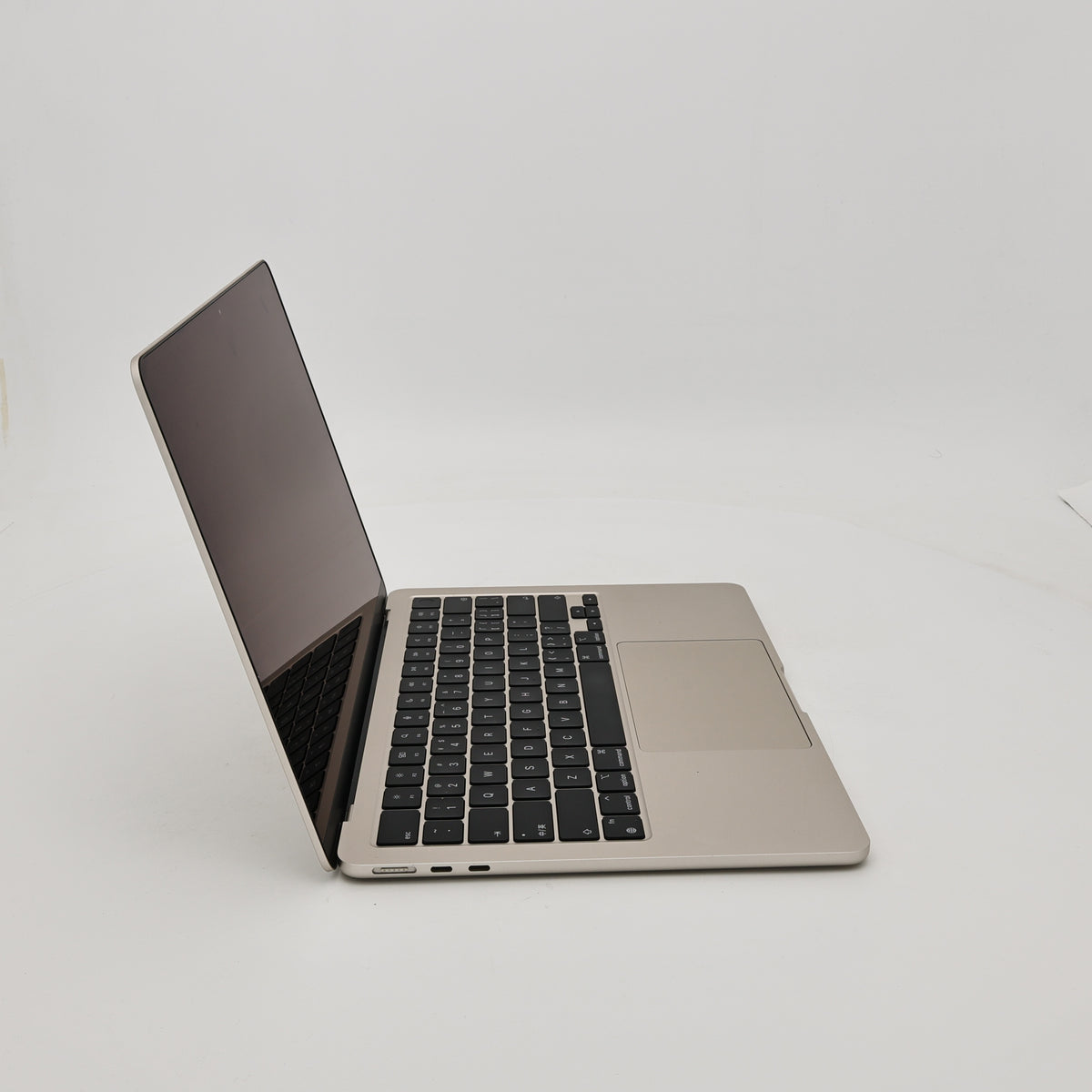 95新 Apple MacBook Air 22年 13寸 M2（8+8核） 8G RAM 256G SSD 星光色