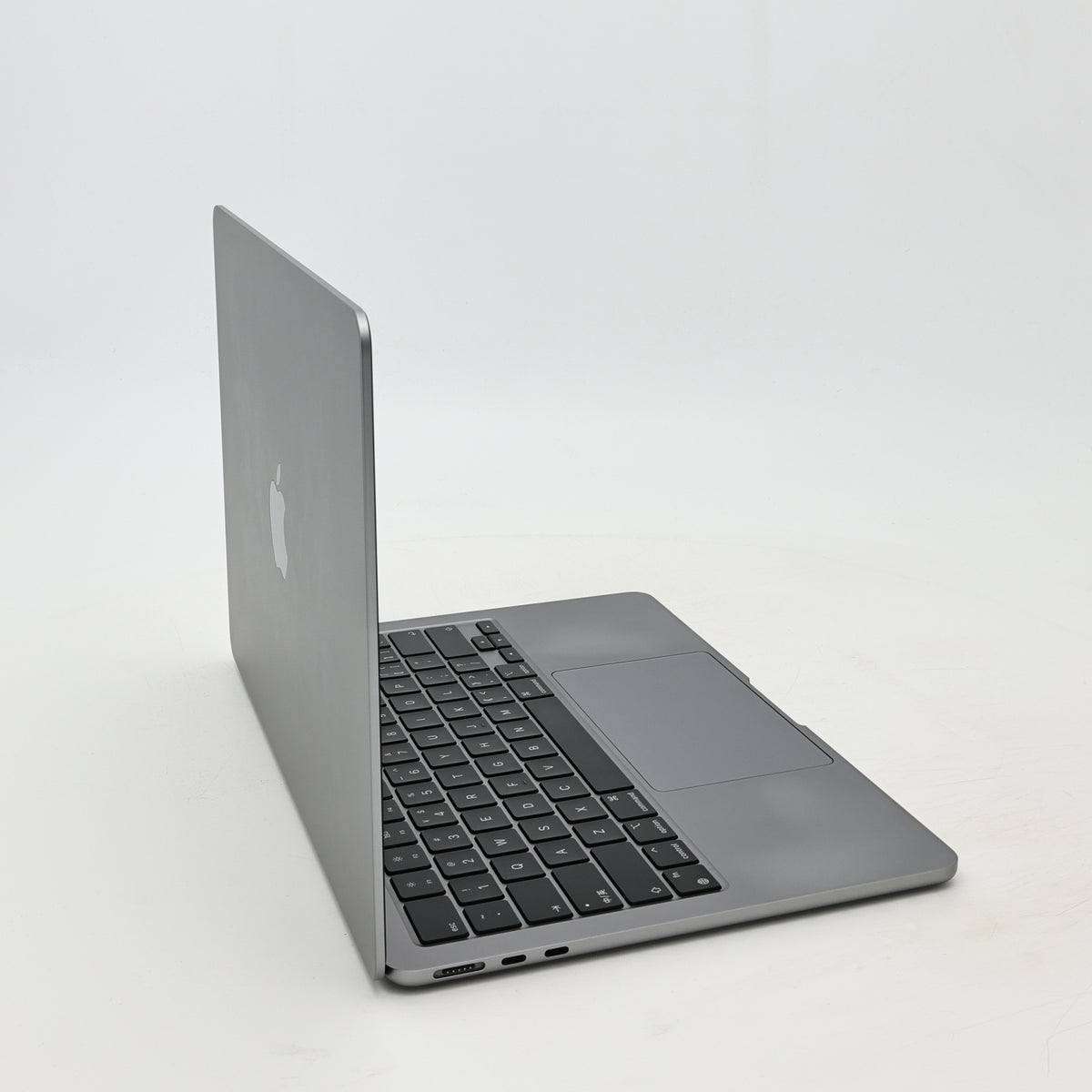 95新 Apple MacBook Air 22年 13寸 M2（8+8核） 8G RAM 256G SSD 深空灰色