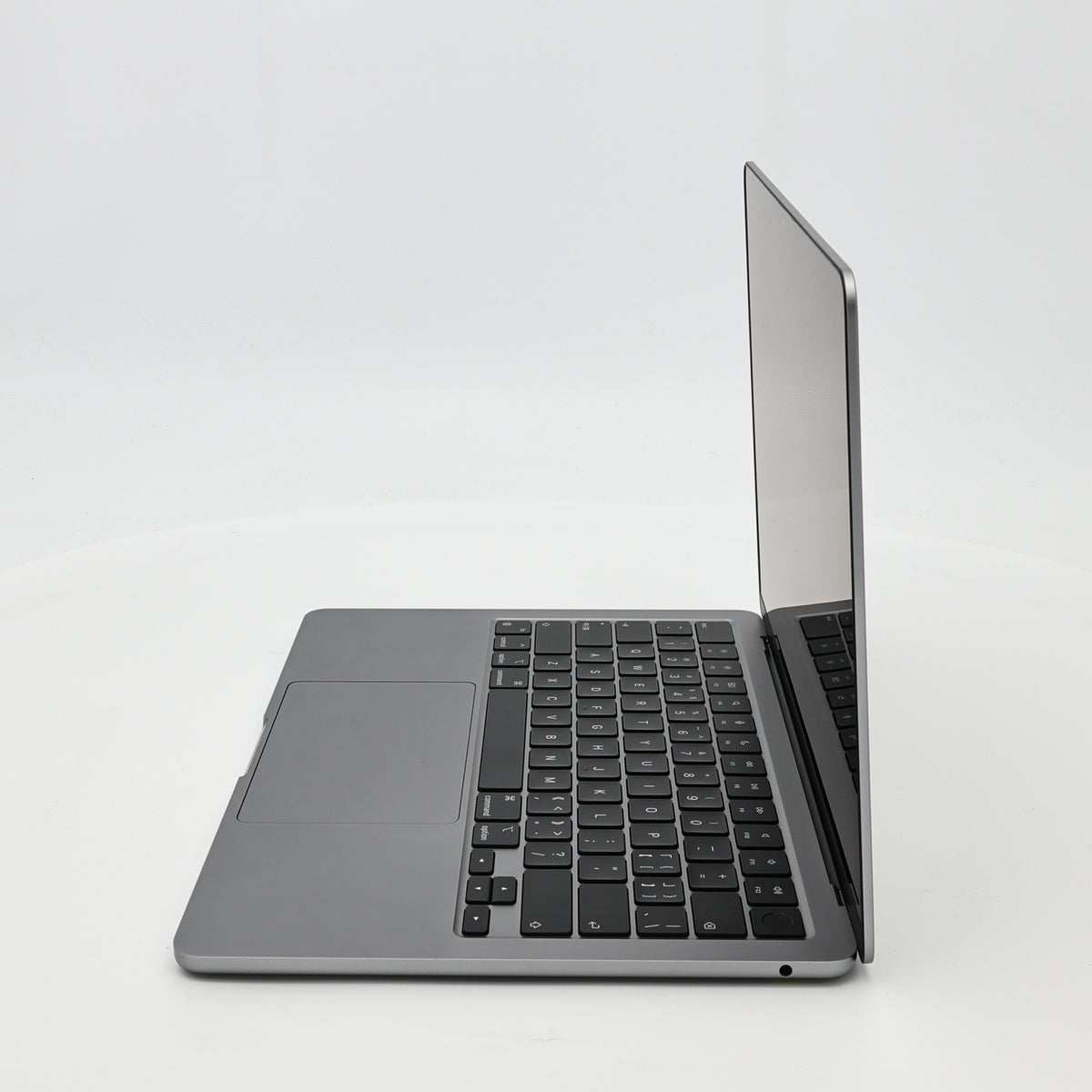 95新 Apple MacBook Air 22年 13寸 M2（8+8核） 8G RAM 256G SSD 深空灰色