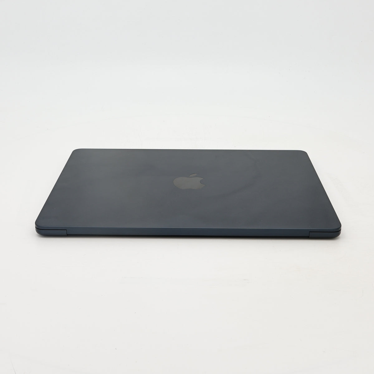 95新 Apple MacBook Air 22年 13寸 M2（8+8核） 8G RAM 256G SSD 午夜色