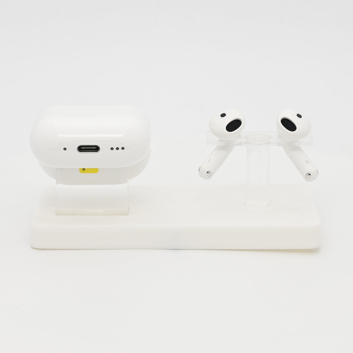 99新 Apple AirPods 4 (支持主動降噪) 白色