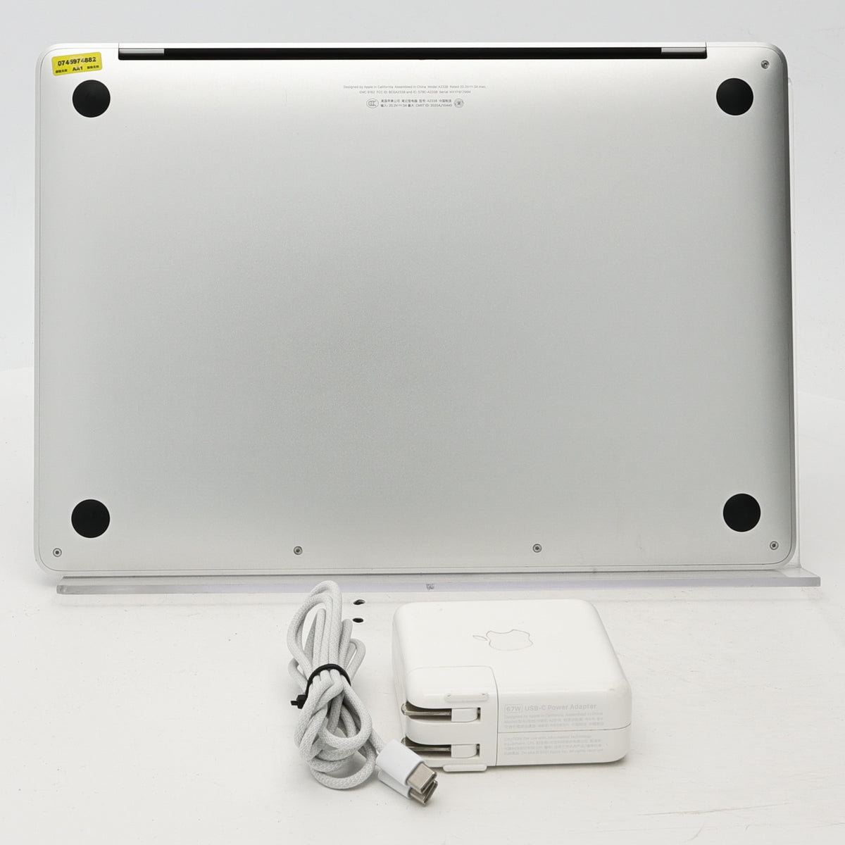 95新 Apple MacBook Pro 22年 13寸 M2（8+10核） 8G RAM 512G SSD 銀色
