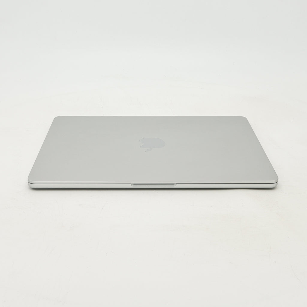 95新 Apple MacBook Air 22年 13寸 M2（8+8核） 8G RAM 256G SSD 銀色