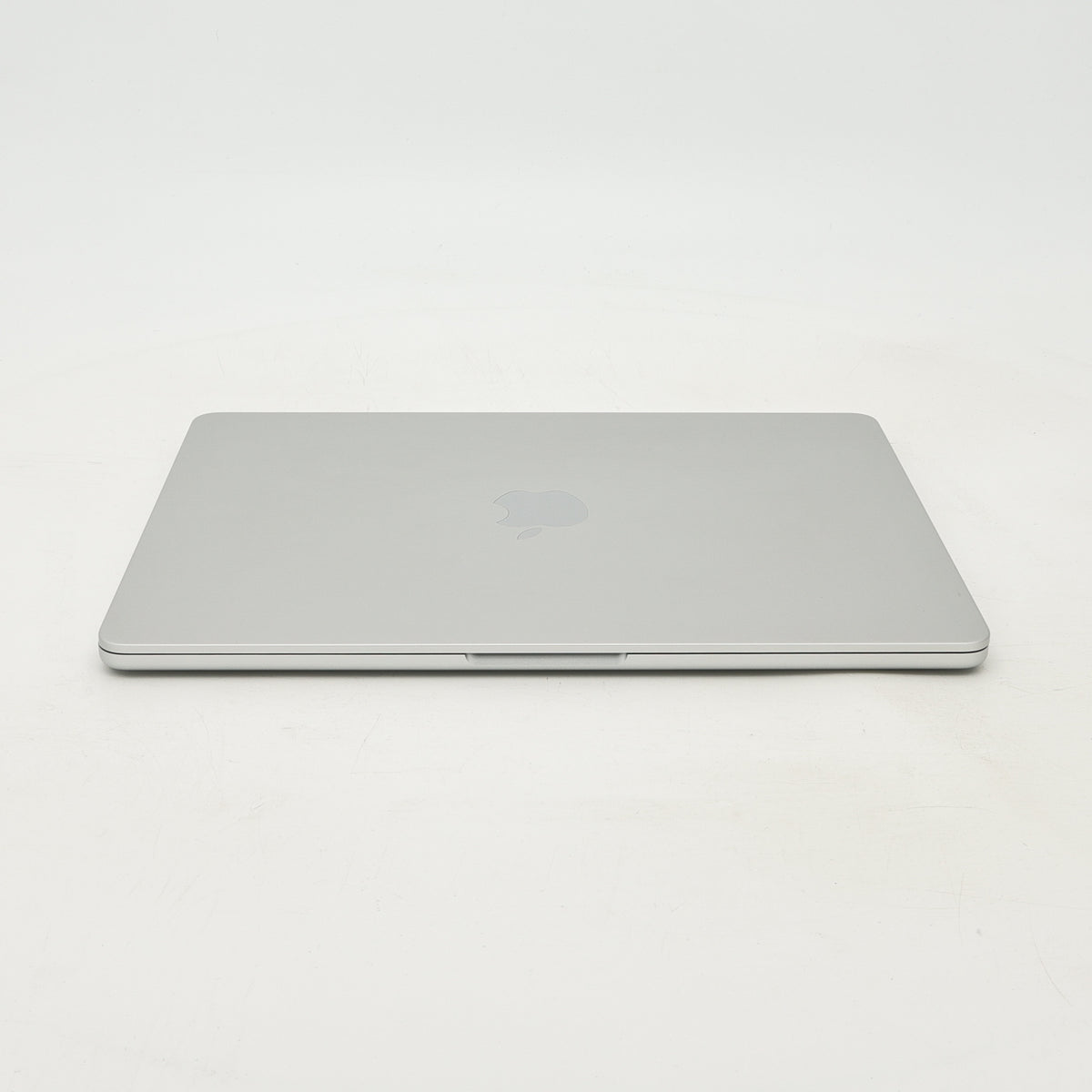 95新 Apple MacBook Air 22年 13寸 M2（8+8核） 8G RAM 256G SSD 銀色