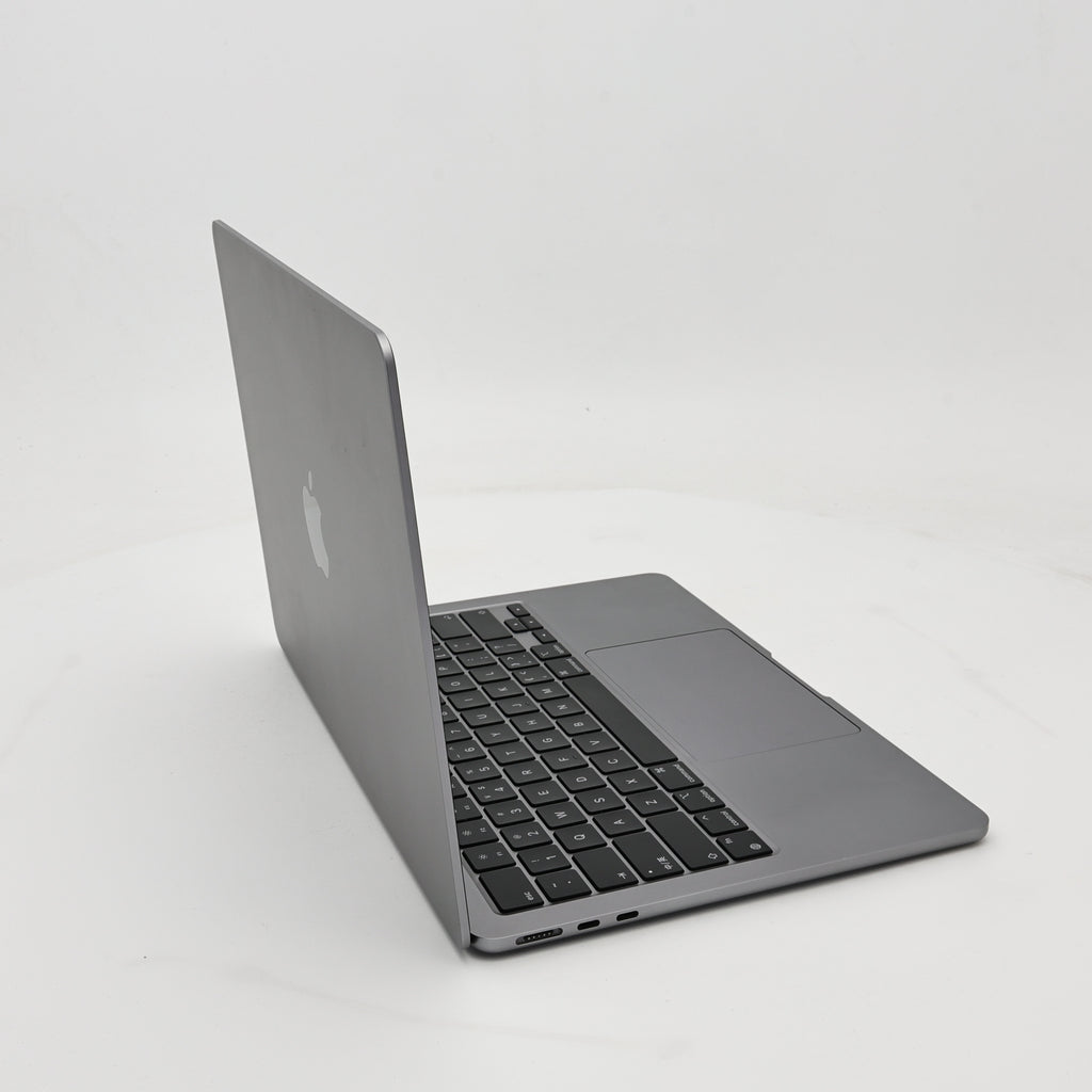 95新 Apple MacBook Air 22年 13寸 M2（8+8核） 16G RAM 256G SSD 深空灰色
