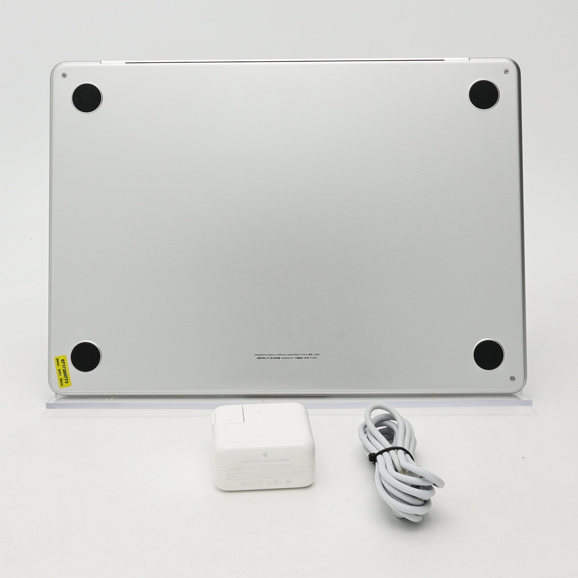 99新 Apple MacBook Air 22年 13寸 M2（8+8核） 8G RAM 256G SSD 銀色