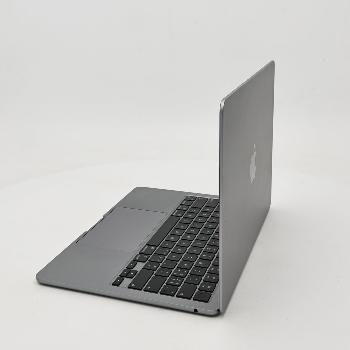95新 Apple MacBook Air 22年 13寸 M2（8+8核） 8G RAM 256G SSD 深空灰色