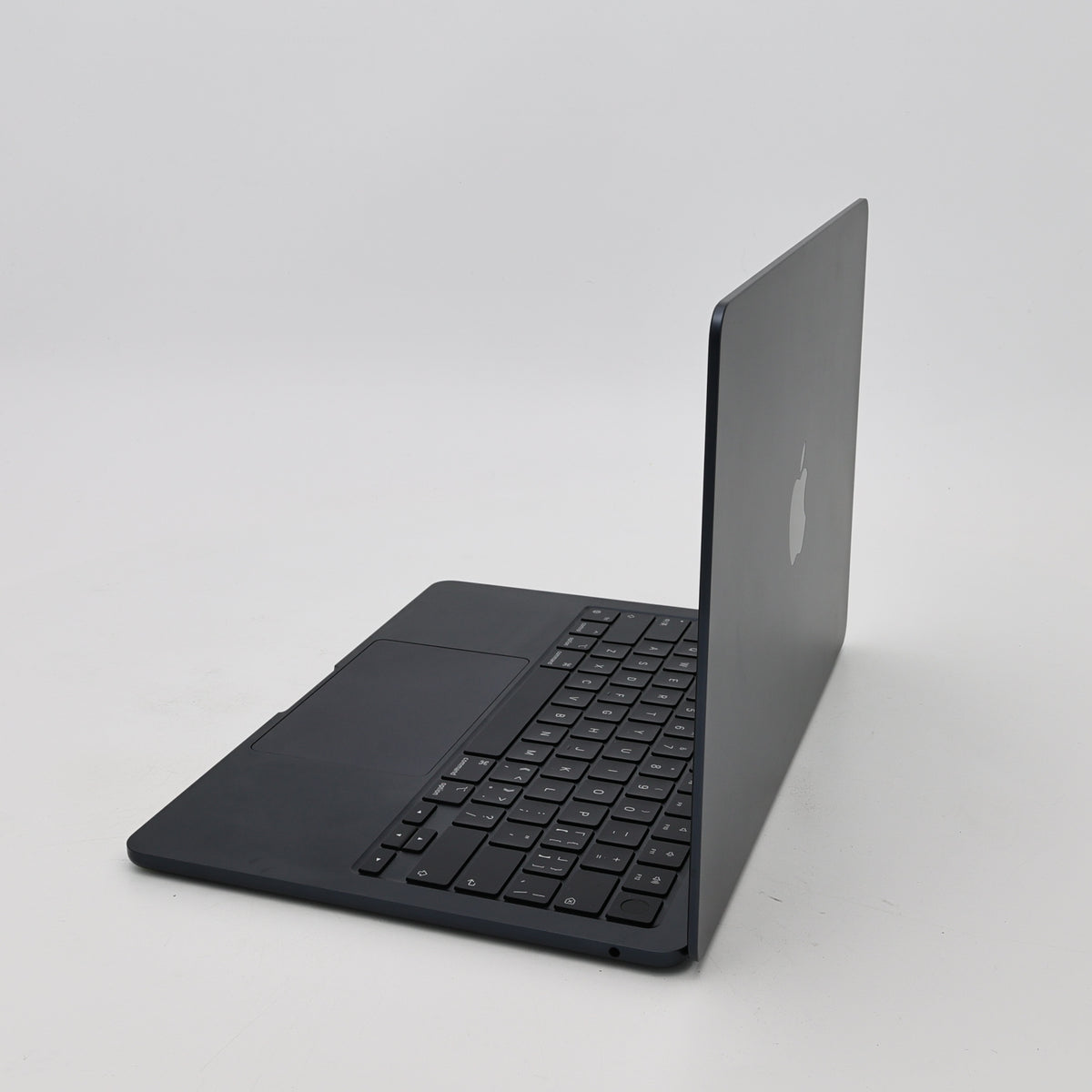 95新 Apple MacBook Air 22年 13寸 M2（8+10核） 8G RAM 256G SSD 午夜色
