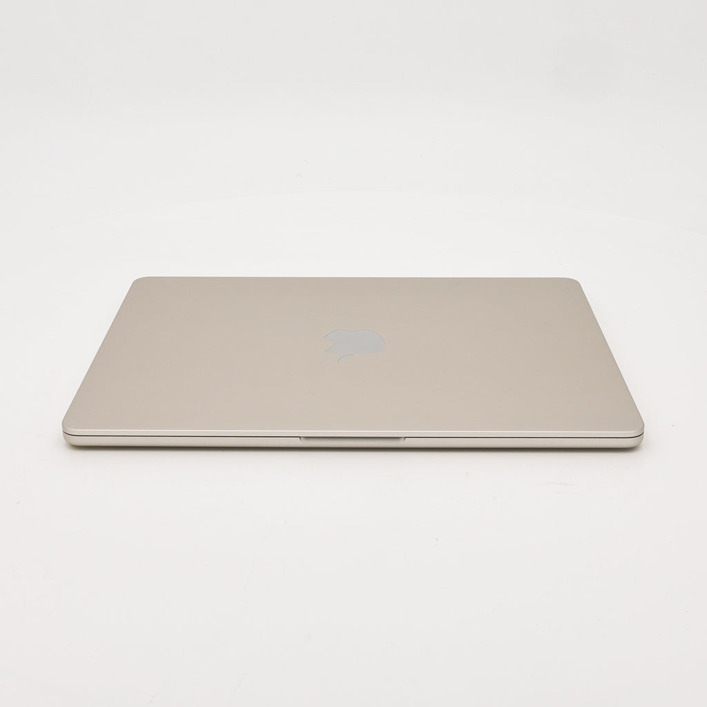 99新 Apple MacBook Air 22年 13寸 M2（8+8核） 16G RAM 256G SSD 星光色