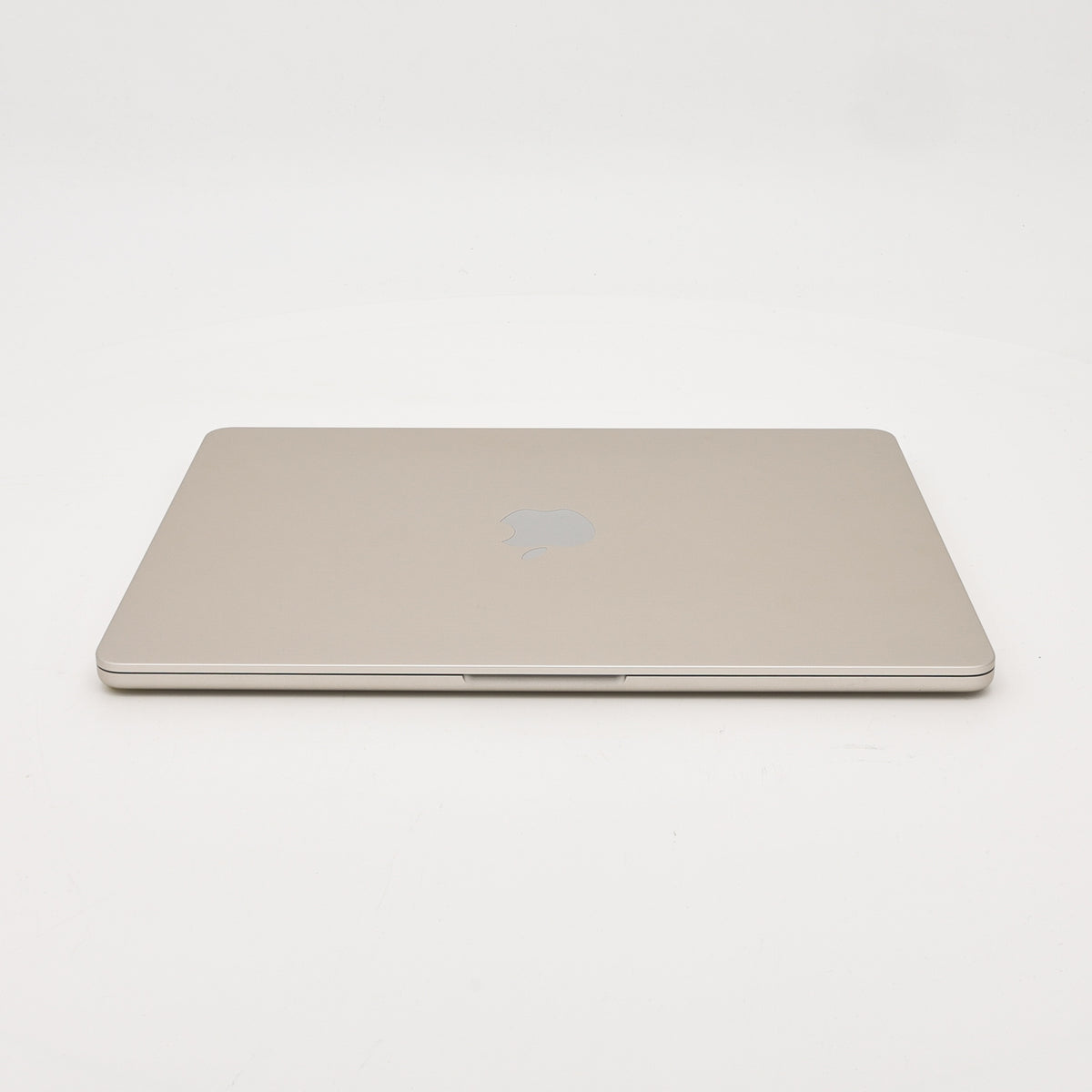 99新 Apple MacBook Air 22年 13寸 M2（8+8核） 16G RAM 256G SSD 星光色