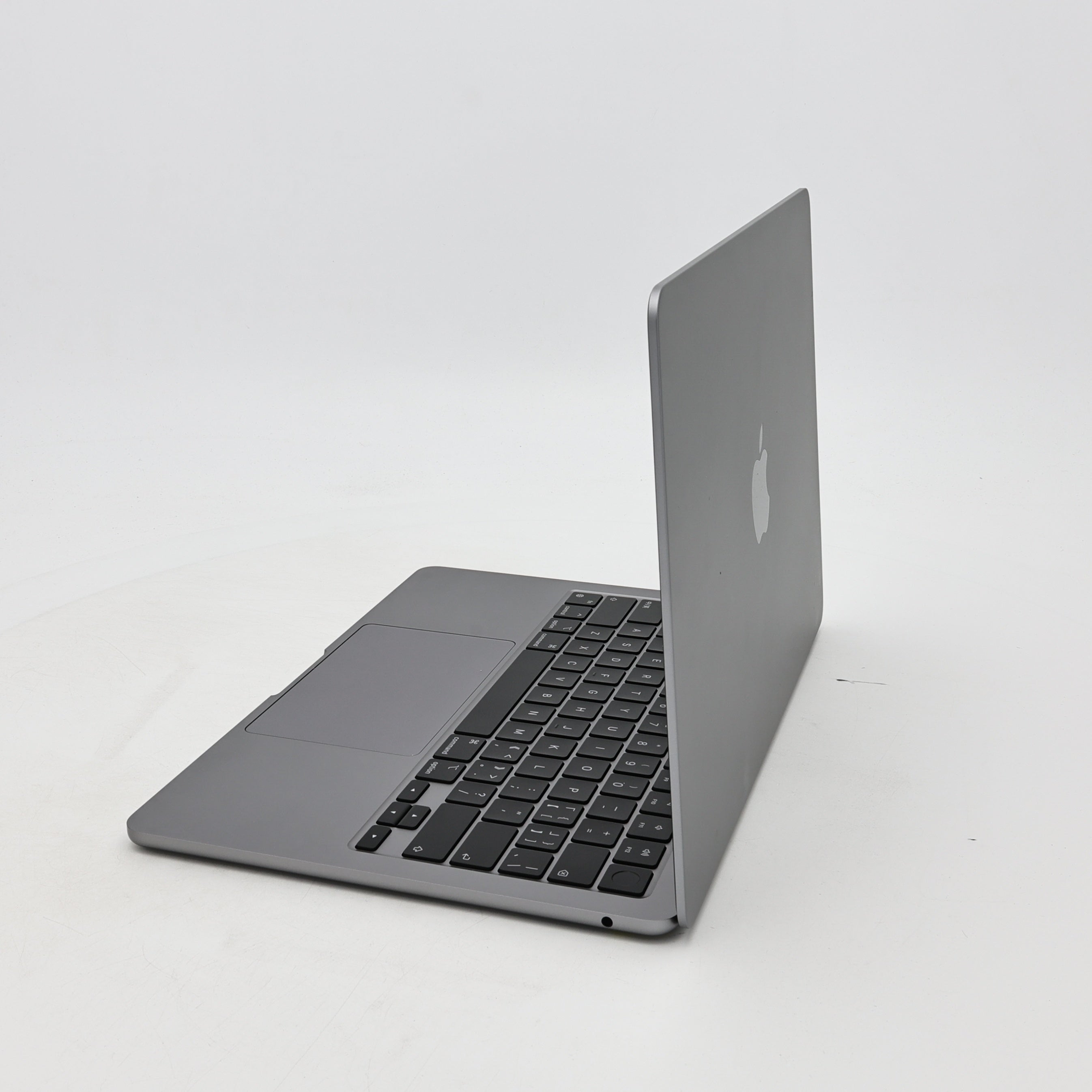 99新 Apple MacBook Air 22年 13寸 M2（8+8核） 8G RAM 256G SSD 深空灰色