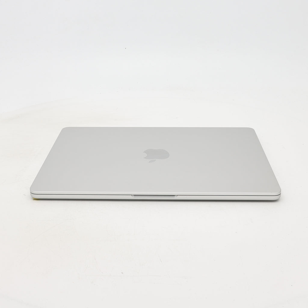 99新 Apple MacBook Air 22年 13寸 M2（8+8核） 8G RAM 256G SSD 銀色