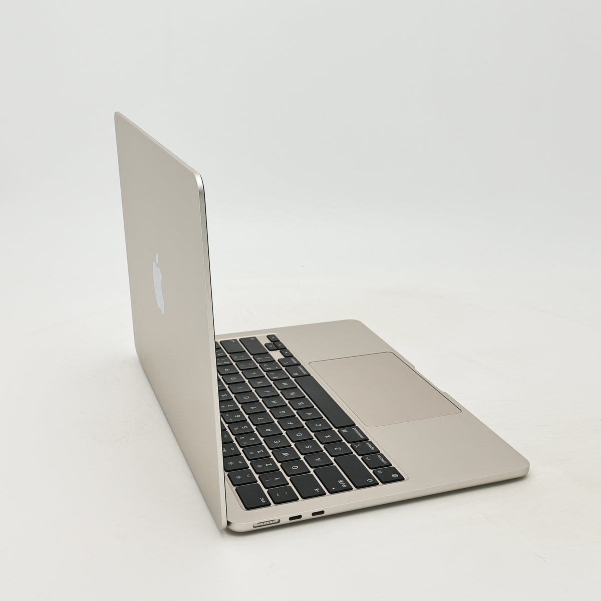 95新 Apple MacBook Air 22年 13寸 M2（8+8核） 8G RAM 256G SSD 星光色