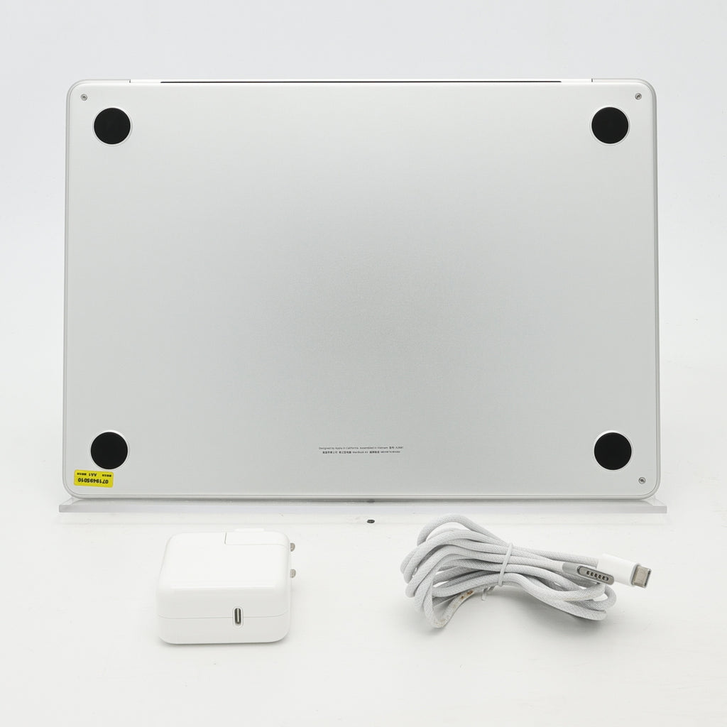 99新 Apple MacBook Air 22年 13寸 M2（8+8核） 16G RAM 256G SSD 銀色