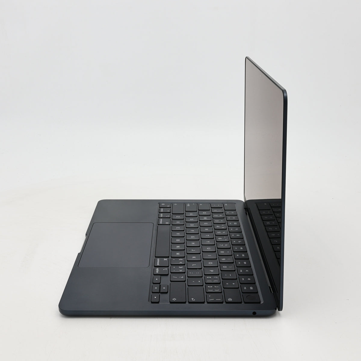 95新 Apple MacBook Air 22年 13寸 M2（8+8核） 16G RAM 256G SSD 午夜色