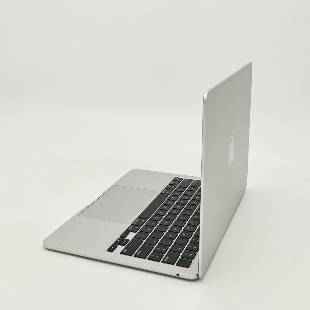 95新 Apple MacBook Air 22年 13寸 M2（8+8核） 8G RAM 256G SSD 銀色