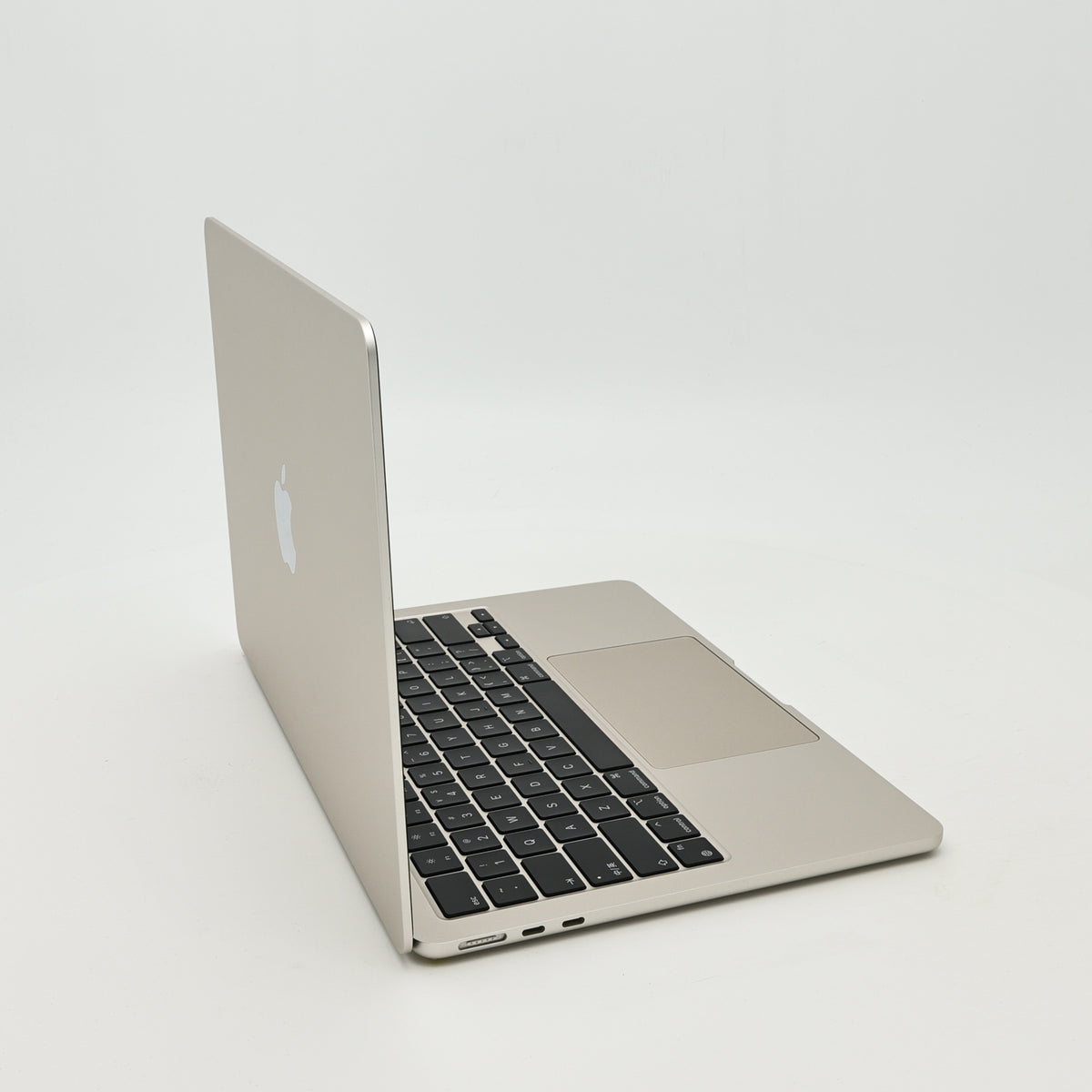 95新 Apple MacBook Air 22年 13寸 M2（8+10核） 8G RAM 512G SSD 星光色