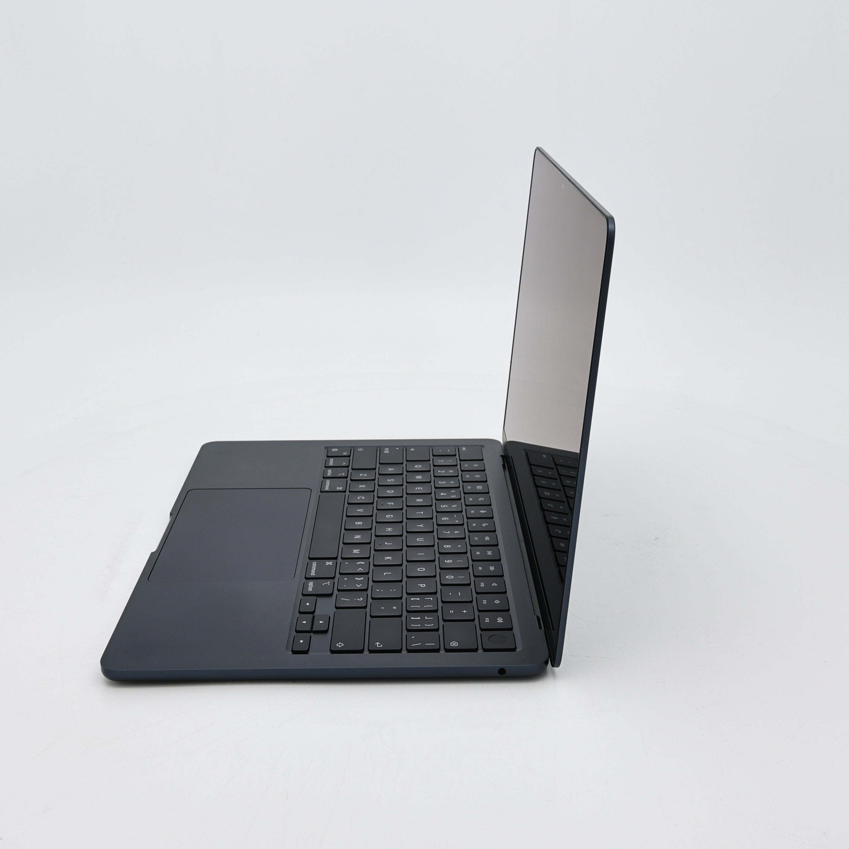 95新 Apple MacBook Air 22年 13寸 M2（8+8核） 8G RAM 256G SSD 午夜色