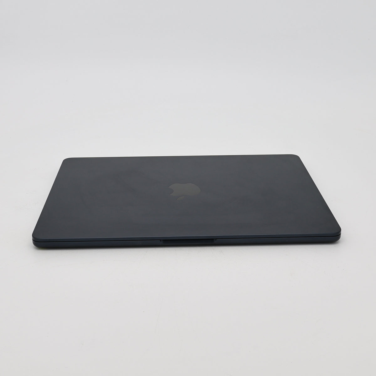 95新 Apple MacBook Air 22年 13寸 M2（8+8核） 8G RAM 256G SSD 午夜色