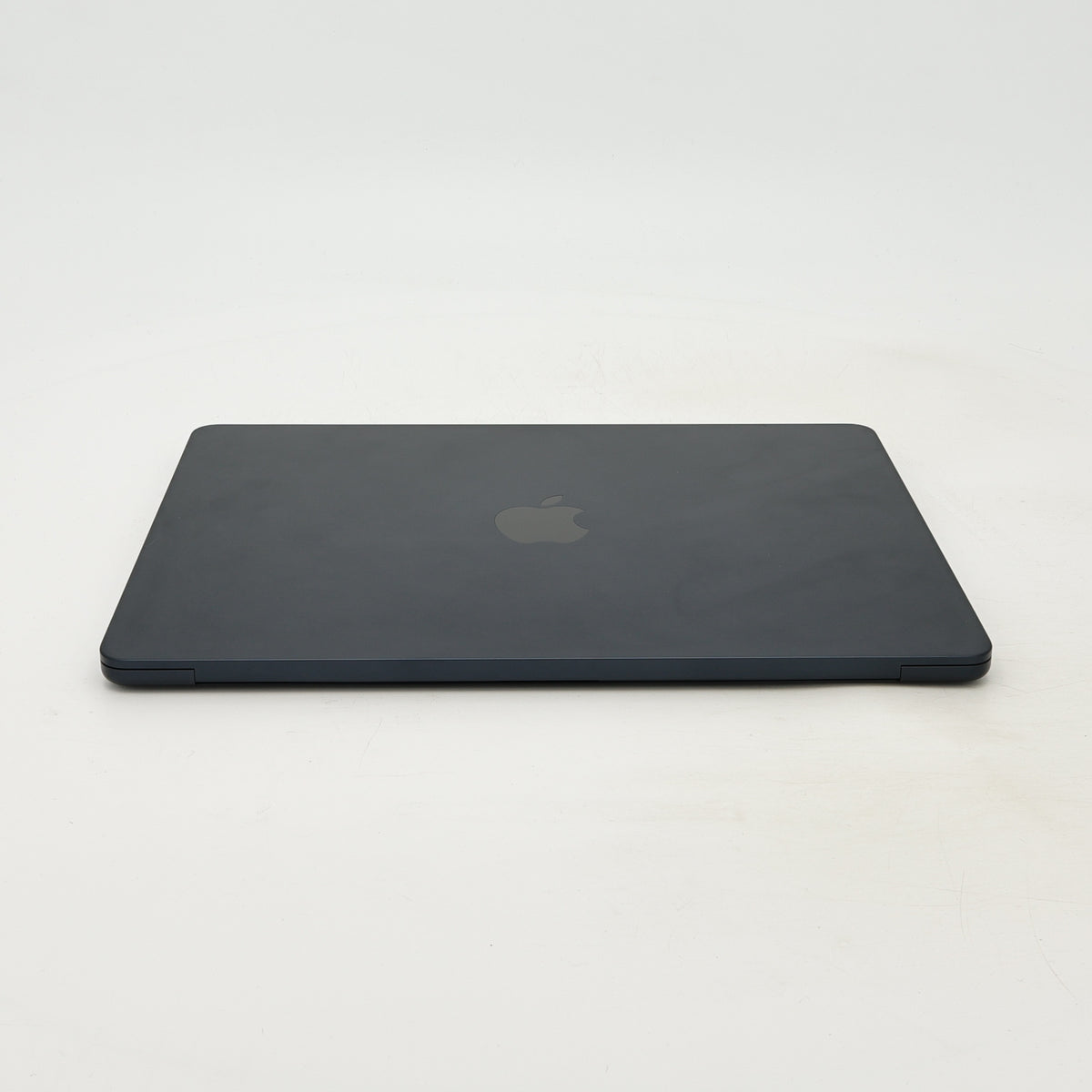 99新 Apple MacBook Air 22年 13寸 M2（8+8核） 8G RAM 256G SSD 午夜色