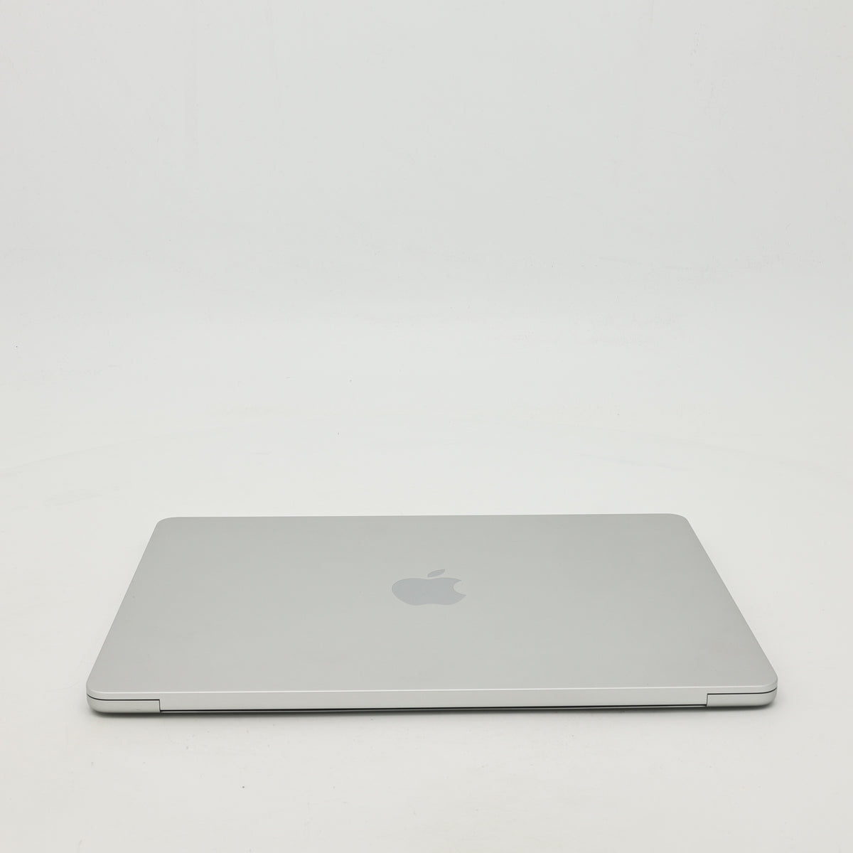 95新 Apple MacBook Air 22年 13寸 M2（8+8核） 8G RAM 256G SSD 銀色