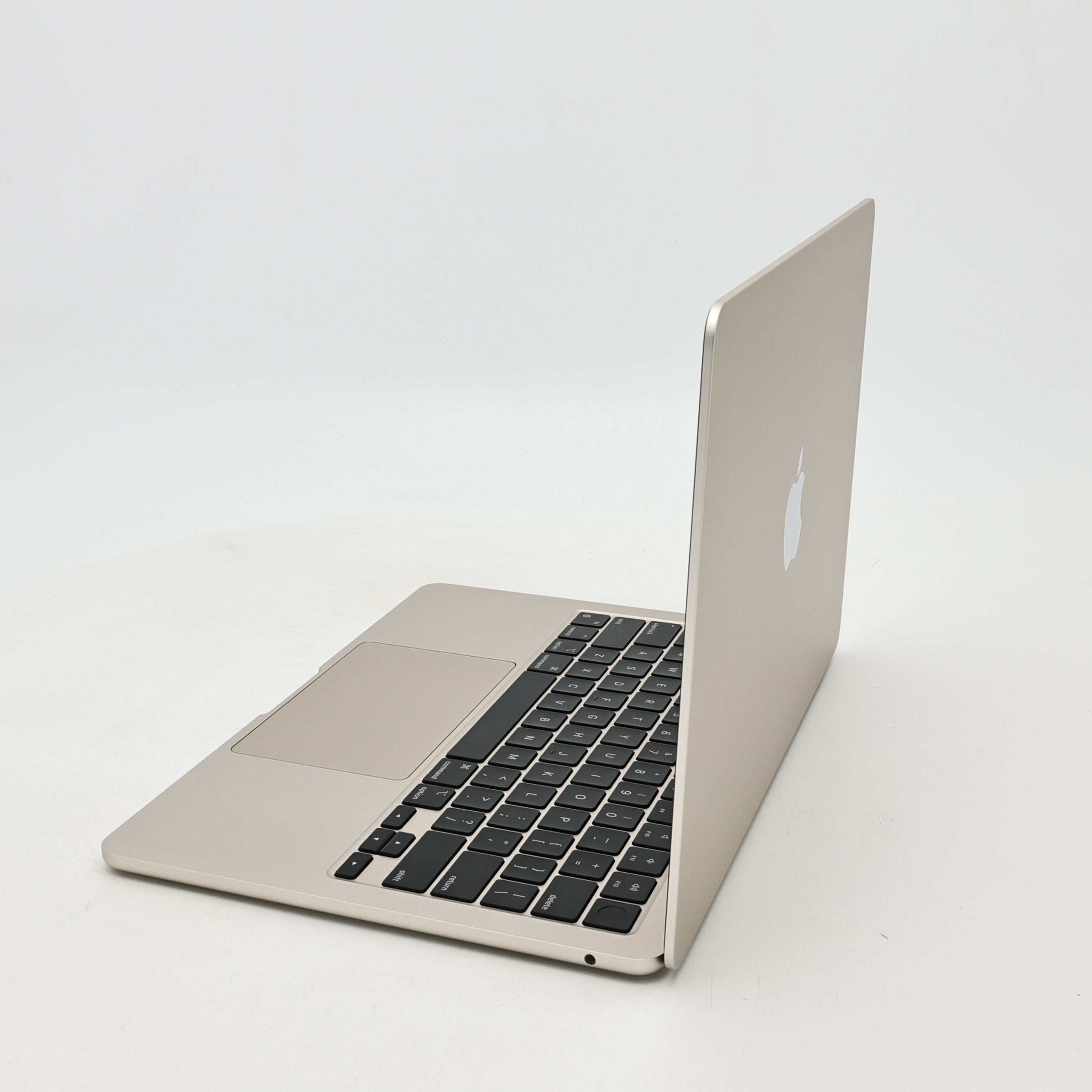 95新 Apple MacBook Air 22年 13寸 M2（8+10核） 8G RAM 512G SSD 星光色