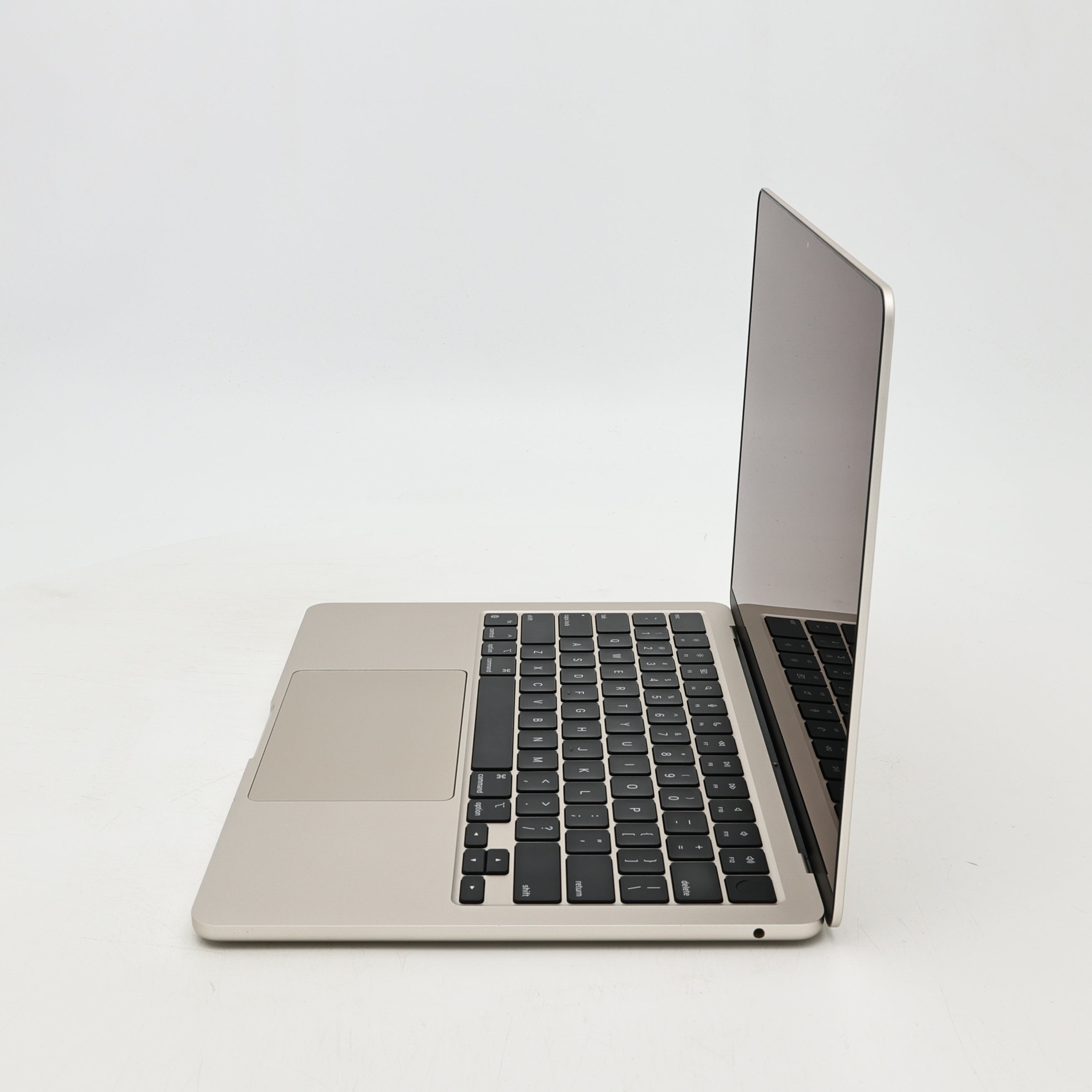95新 Apple MacBook Air 22年 13寸 M2（8+10核） 8G RAM 512G SSD 星光色