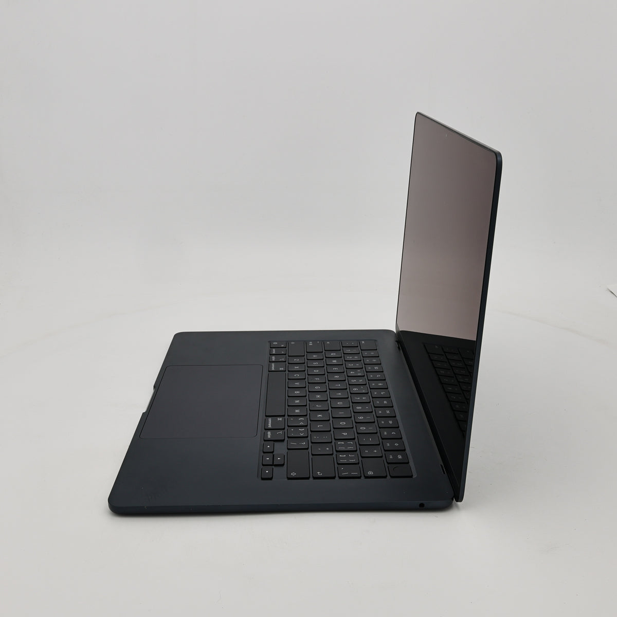 95新 Apple MacBook Air 24年 15寸 M3（8+10核） 8G RAM 256G SSD 午夜色